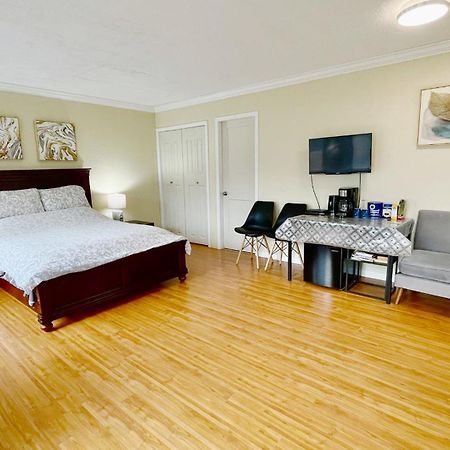Private Suite With Separated Entrance Monica'S Home Richmond Extérieur photo